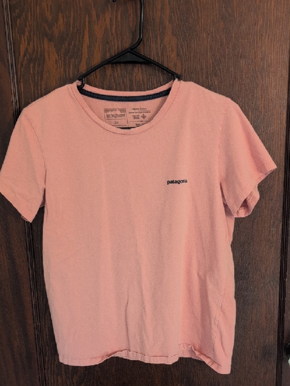 Patagonia Pink Tee with Multicolor Mountain Graphic - Picture 4 of 4